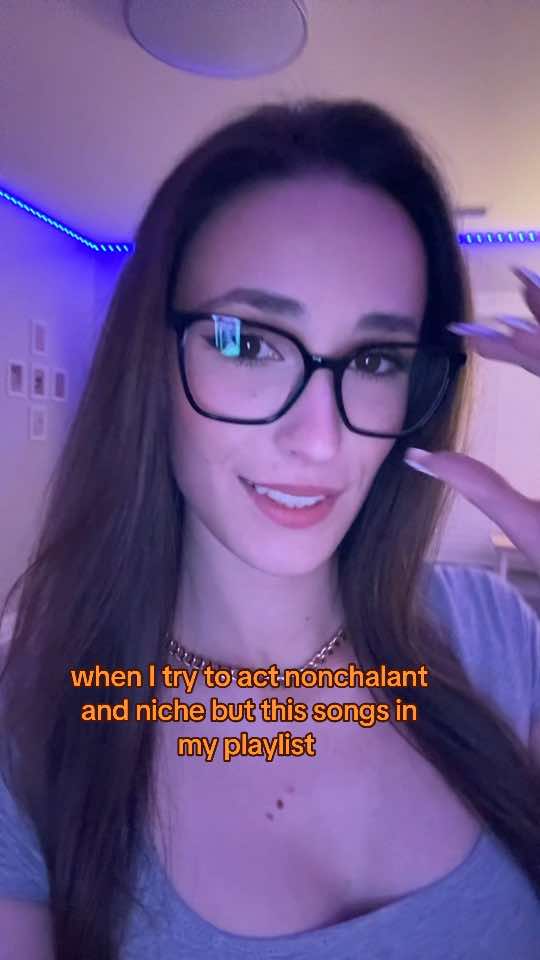 @urfavgirlevr