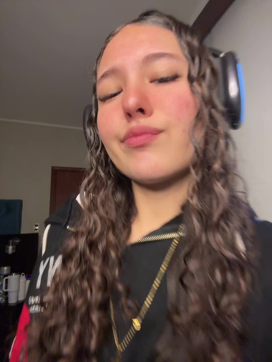 @Yulii