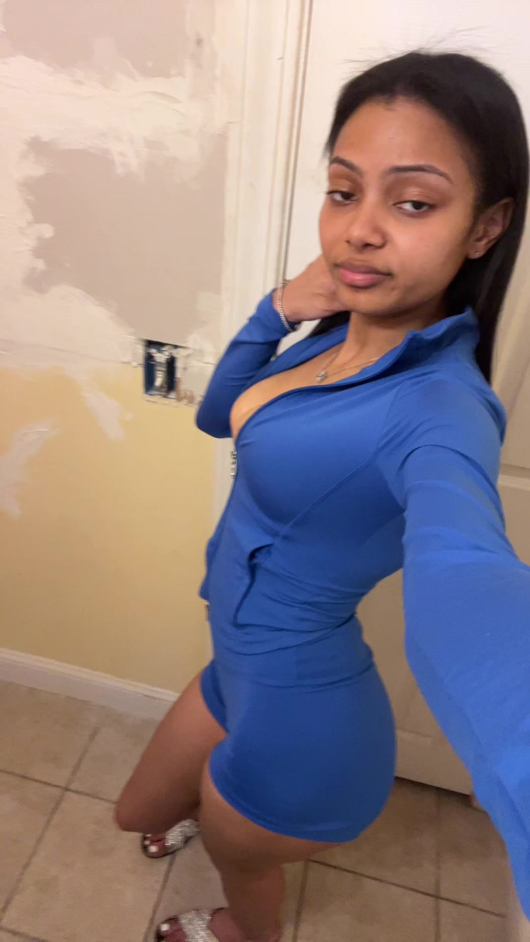 @️