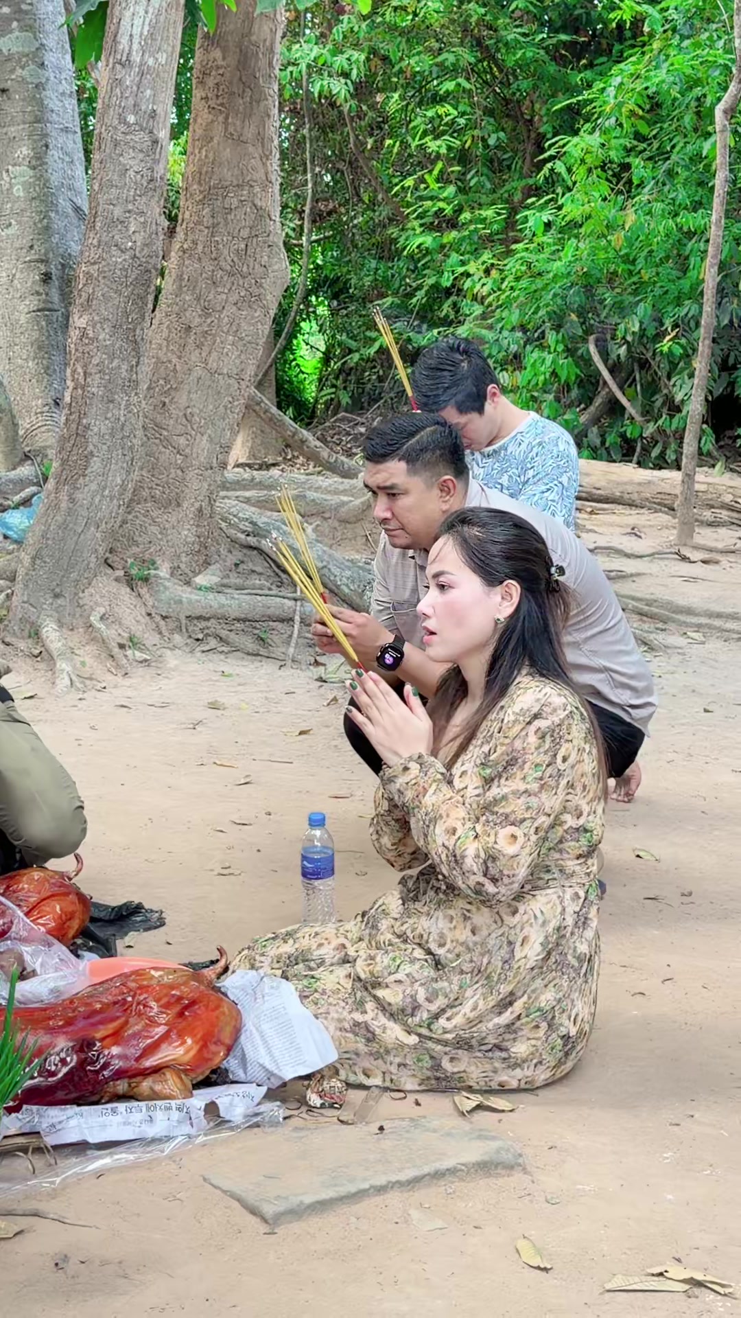 @សម្រស់ ធារ៉ា