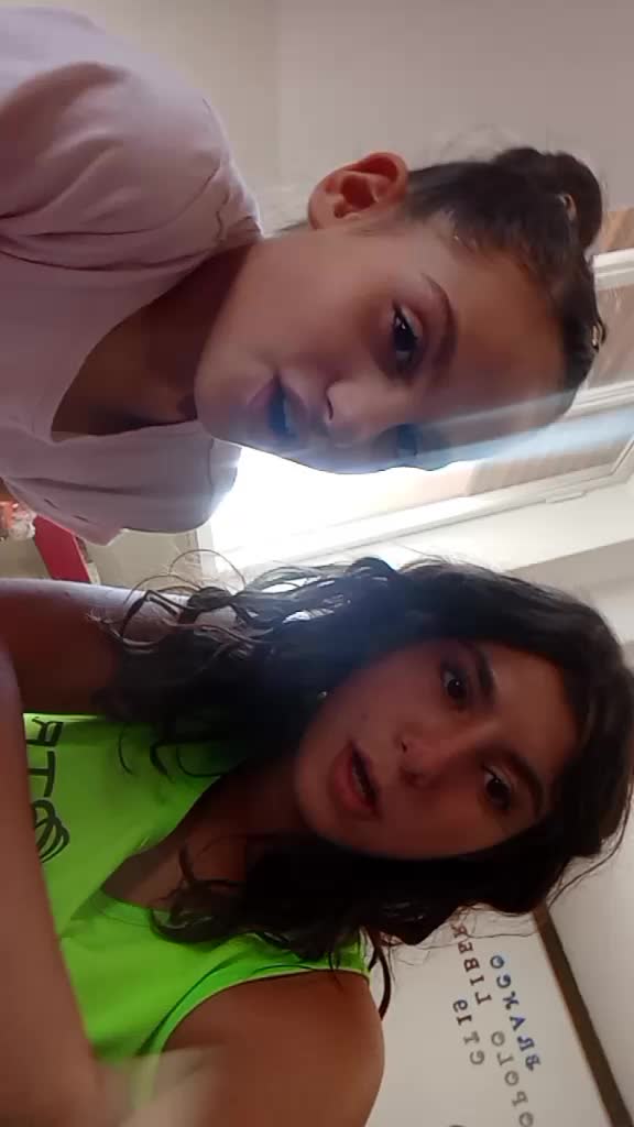 @Chanel8_