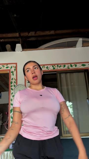 @oficial_valenrojas