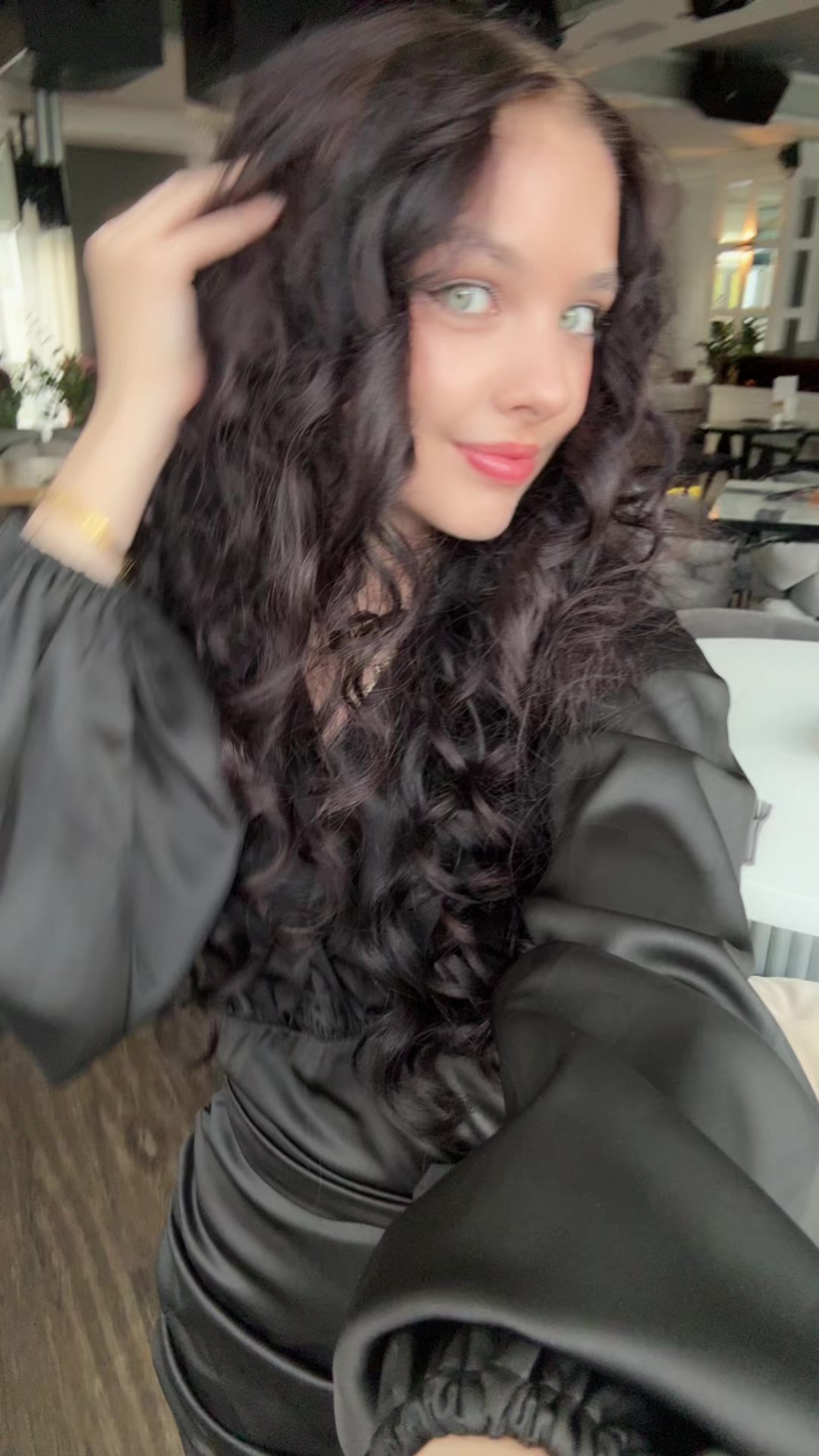 @DIVAMILLI🧿