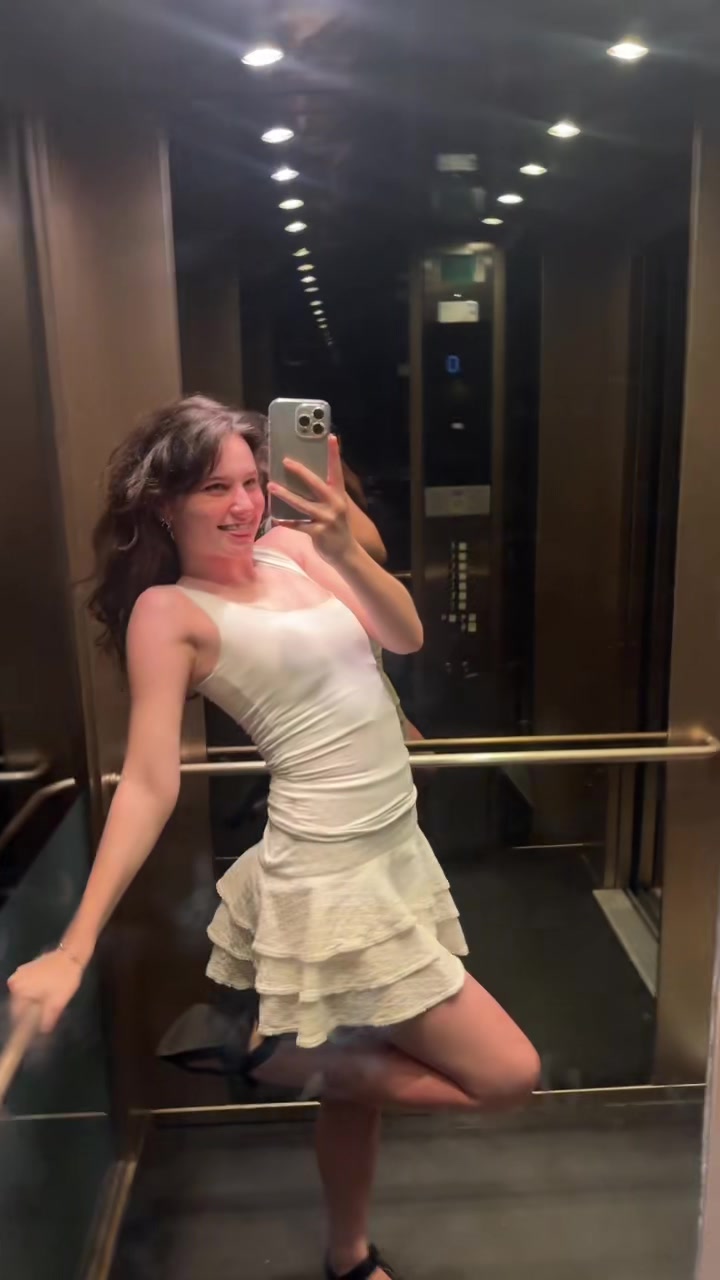 @😼