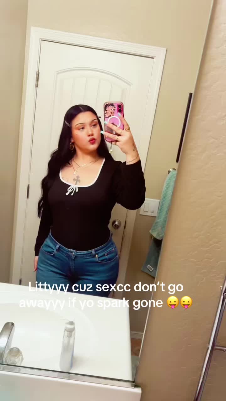 @𝔑𝔬𝔱𝔰𝔬𝔰𝔪𝔦𝔩𝔢𝔶 🙃