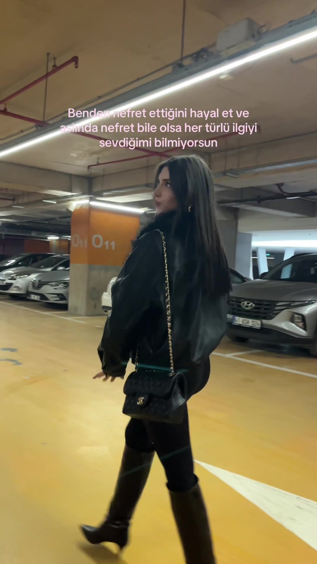 @𝒜.