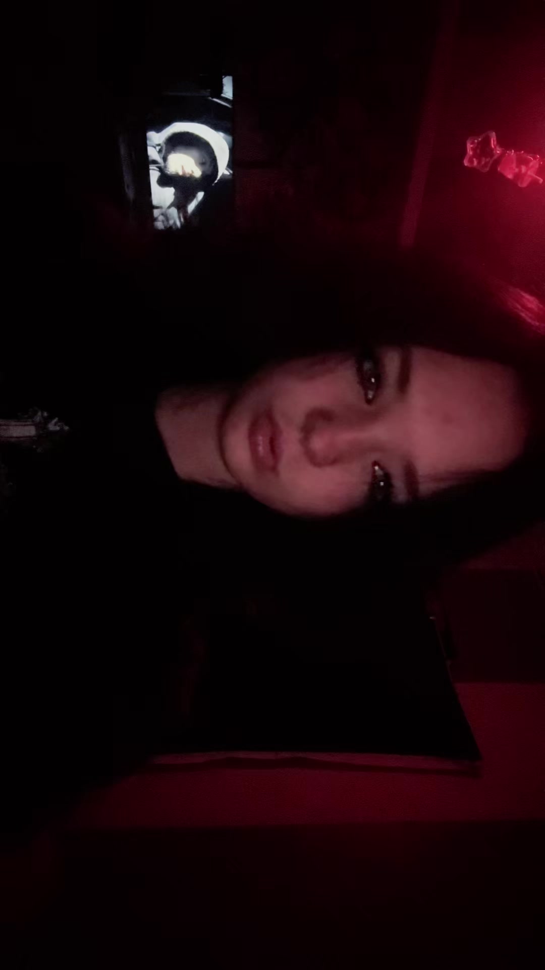@༒