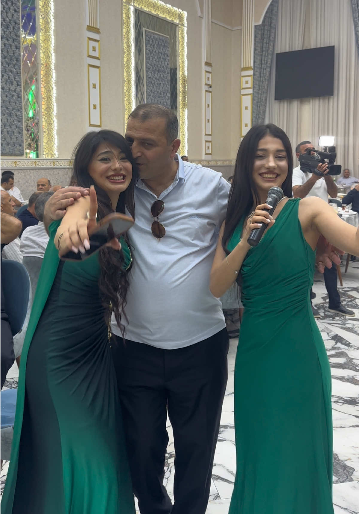 @𝑹&ouml;𝒚𝒂🇦🇿🇺🇸
