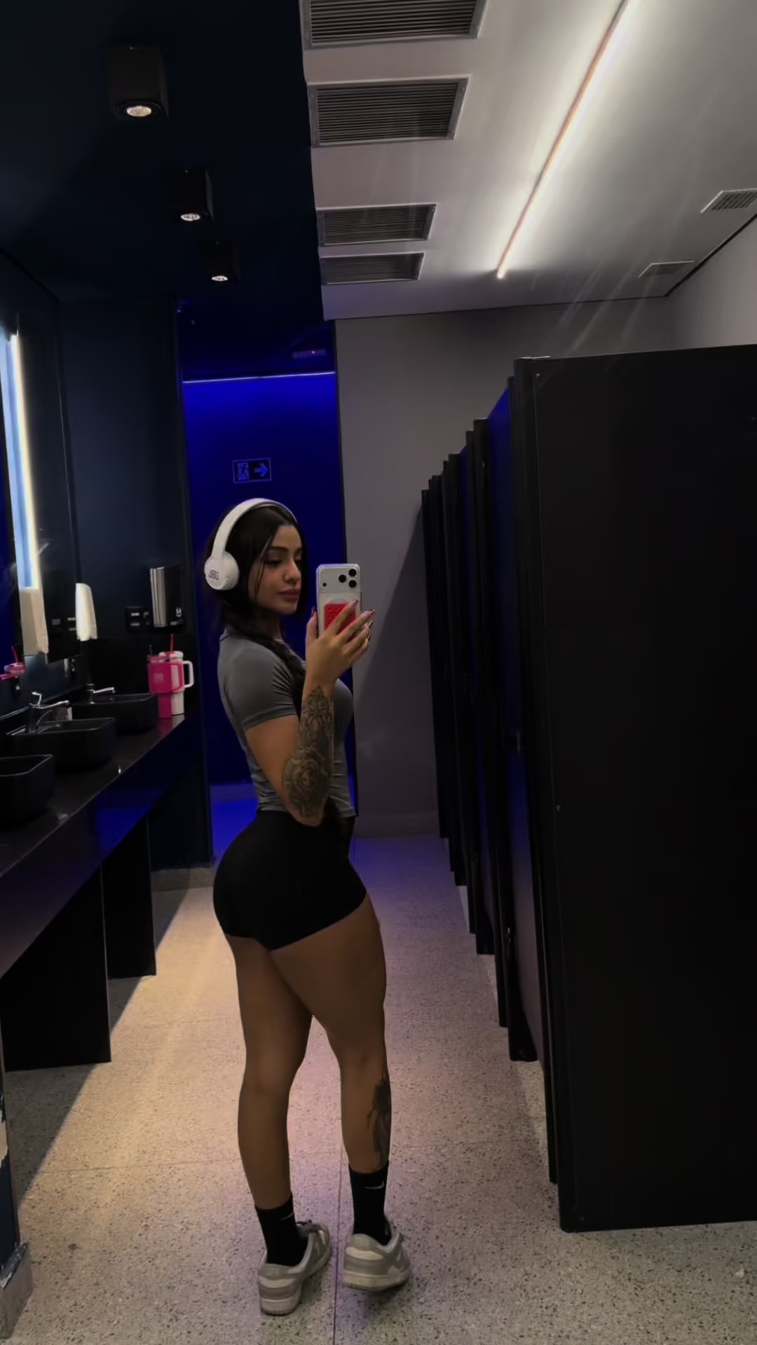 @Thaina Rocha 🐺