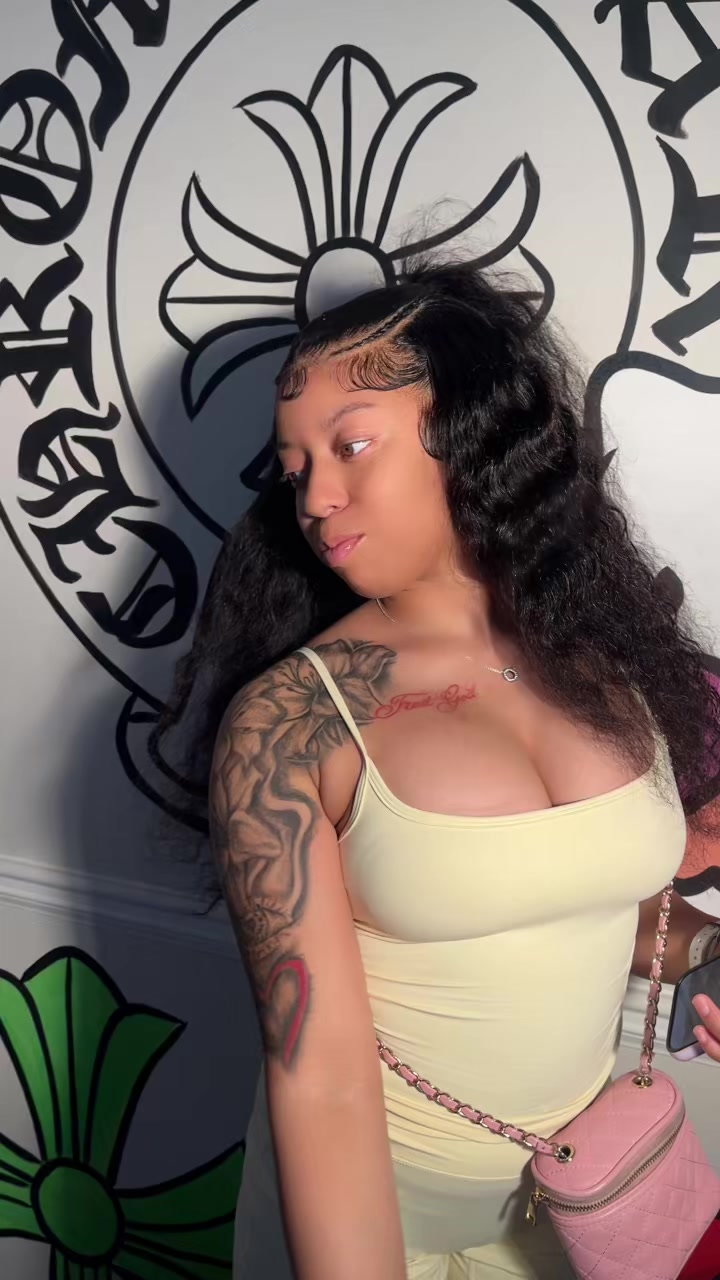 @Niasimoneee
