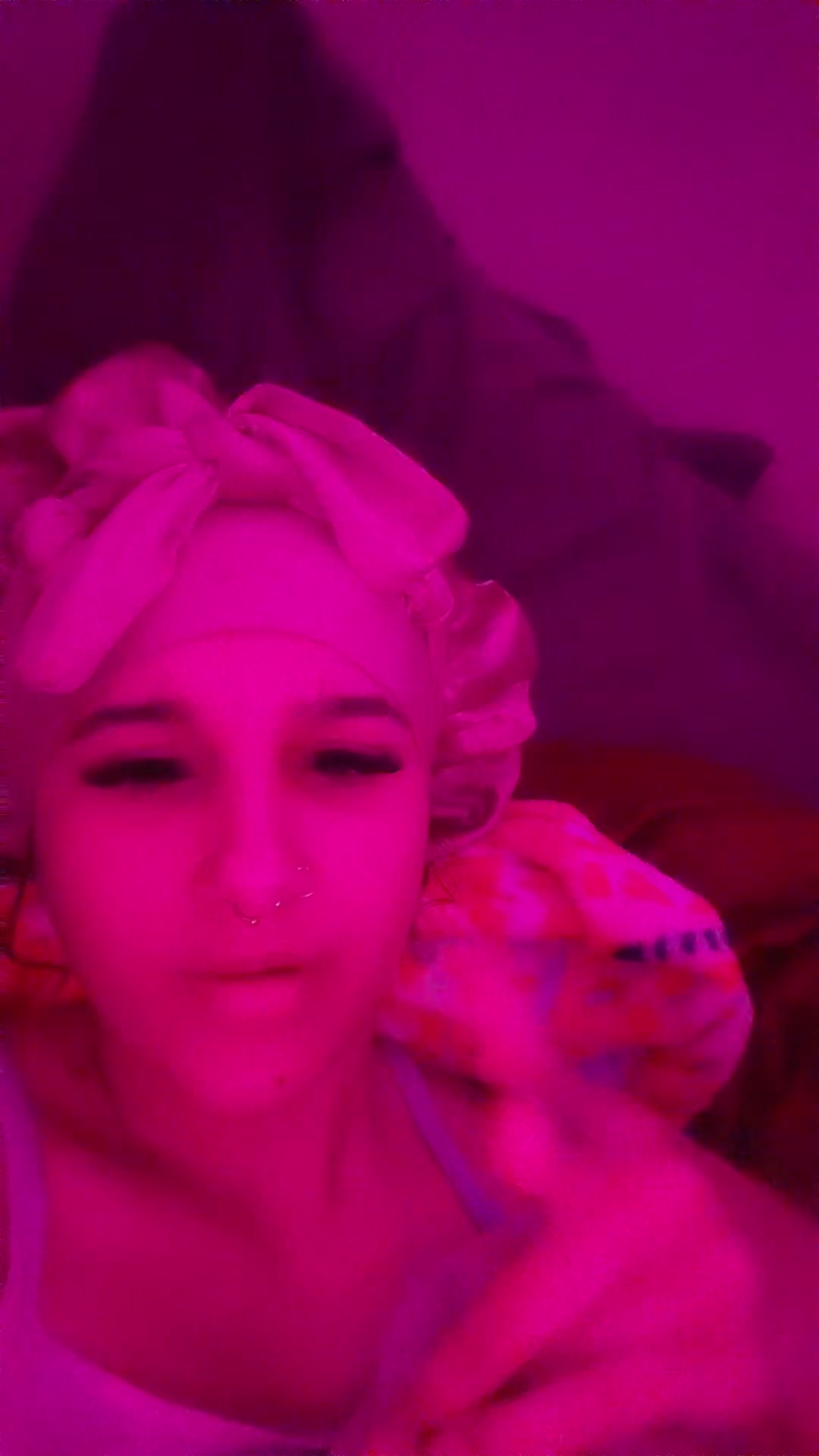 @👩🏽&zwj;❤️&zwj;💋&zwj;👨🏽