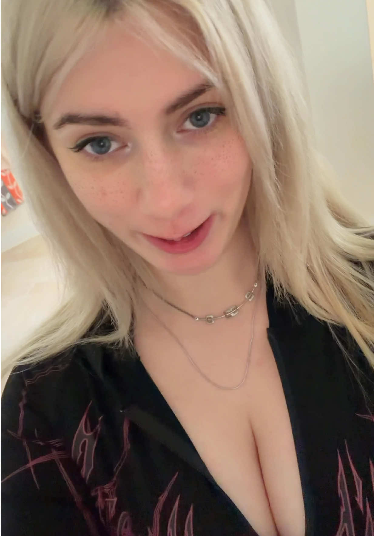 @gia layn(INSTA STRONGVAMPIREX)