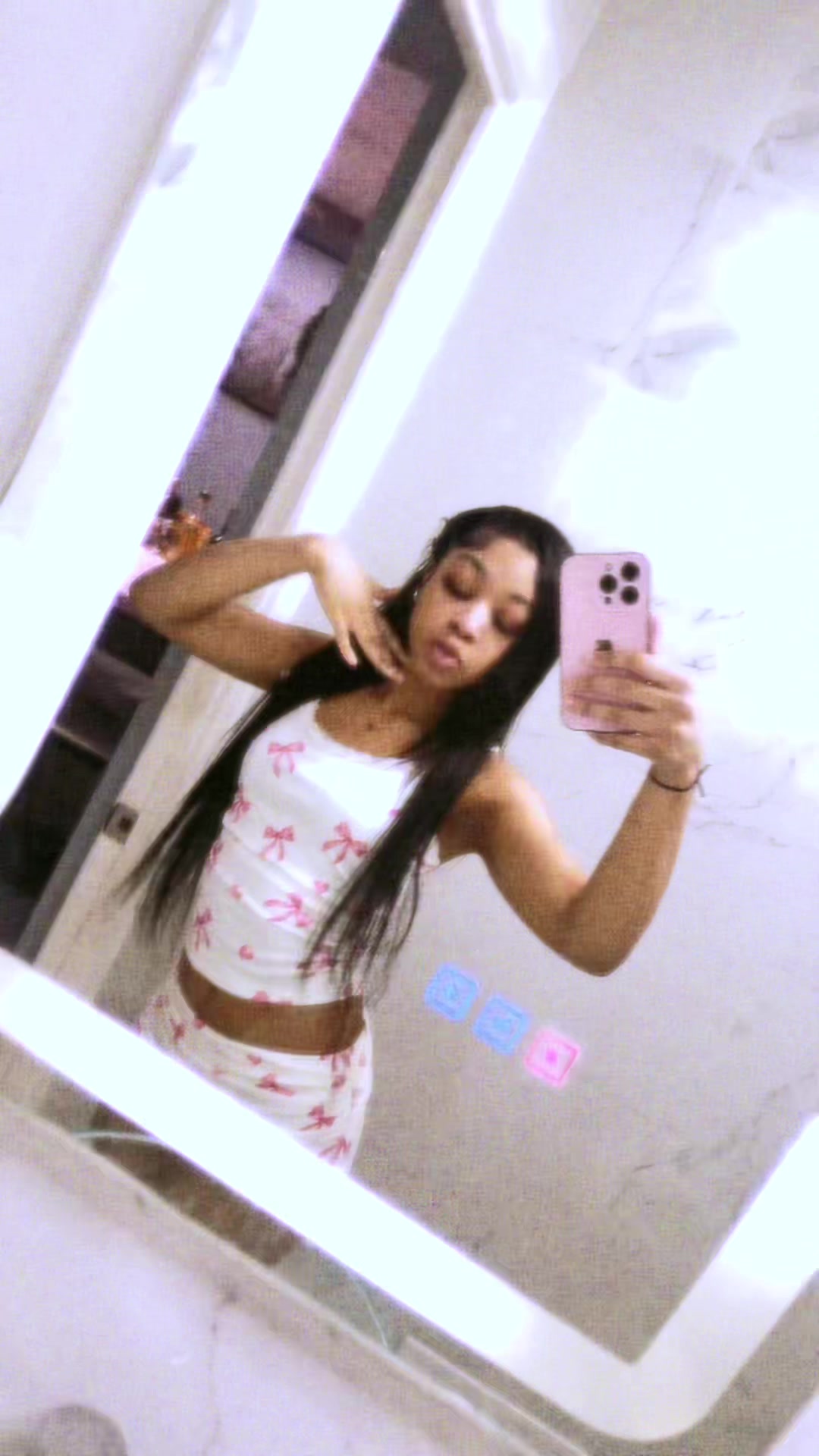 @kiyaahrenaee 🤎 .