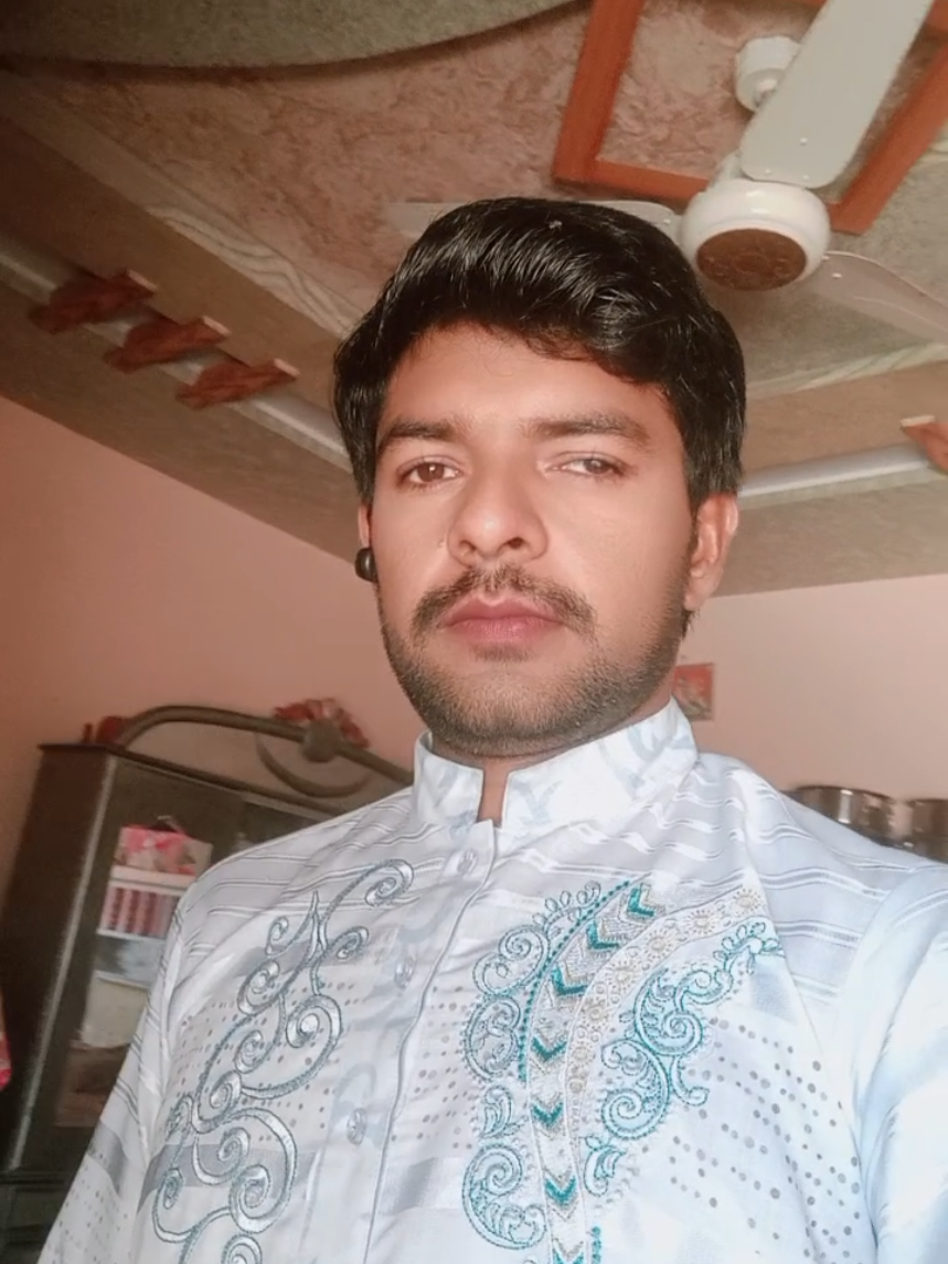 @꧁❣️qureshi.بھائی❣️꧂