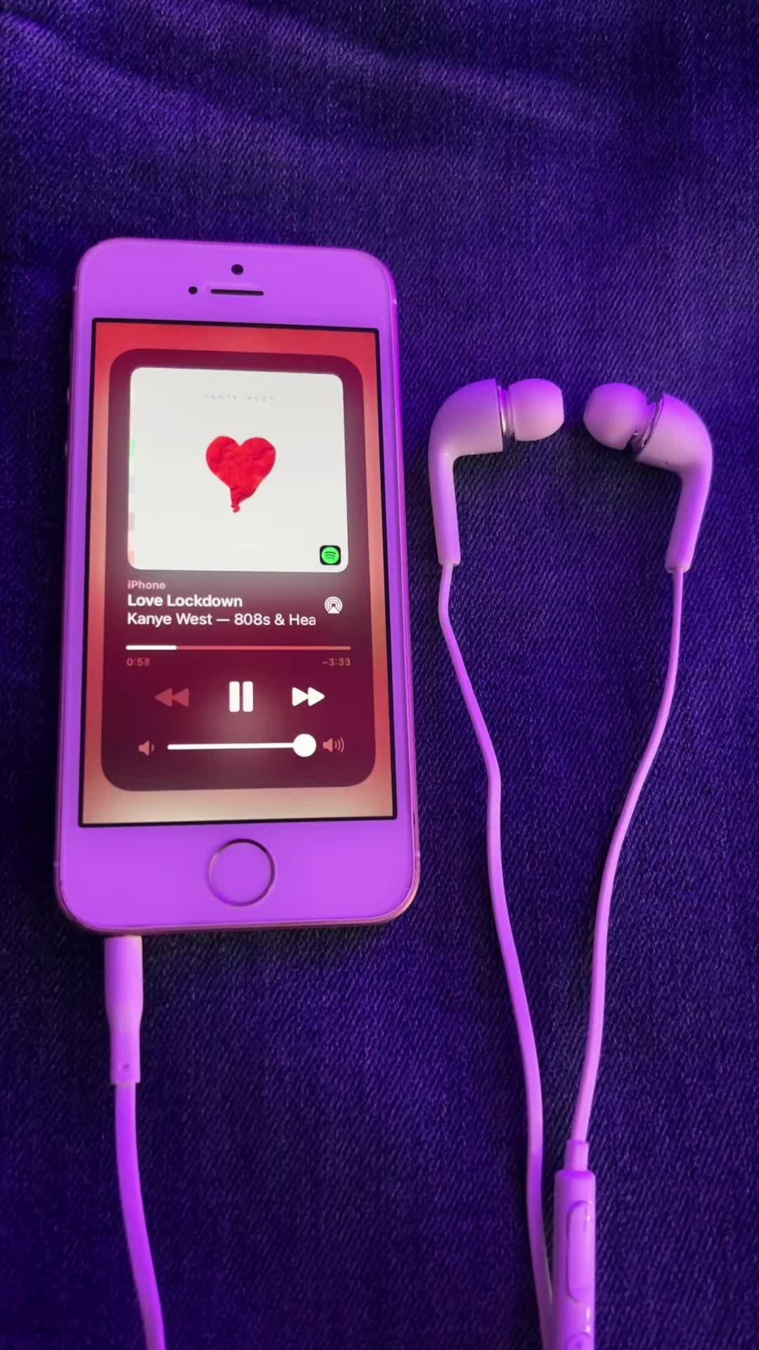 @𖣂
