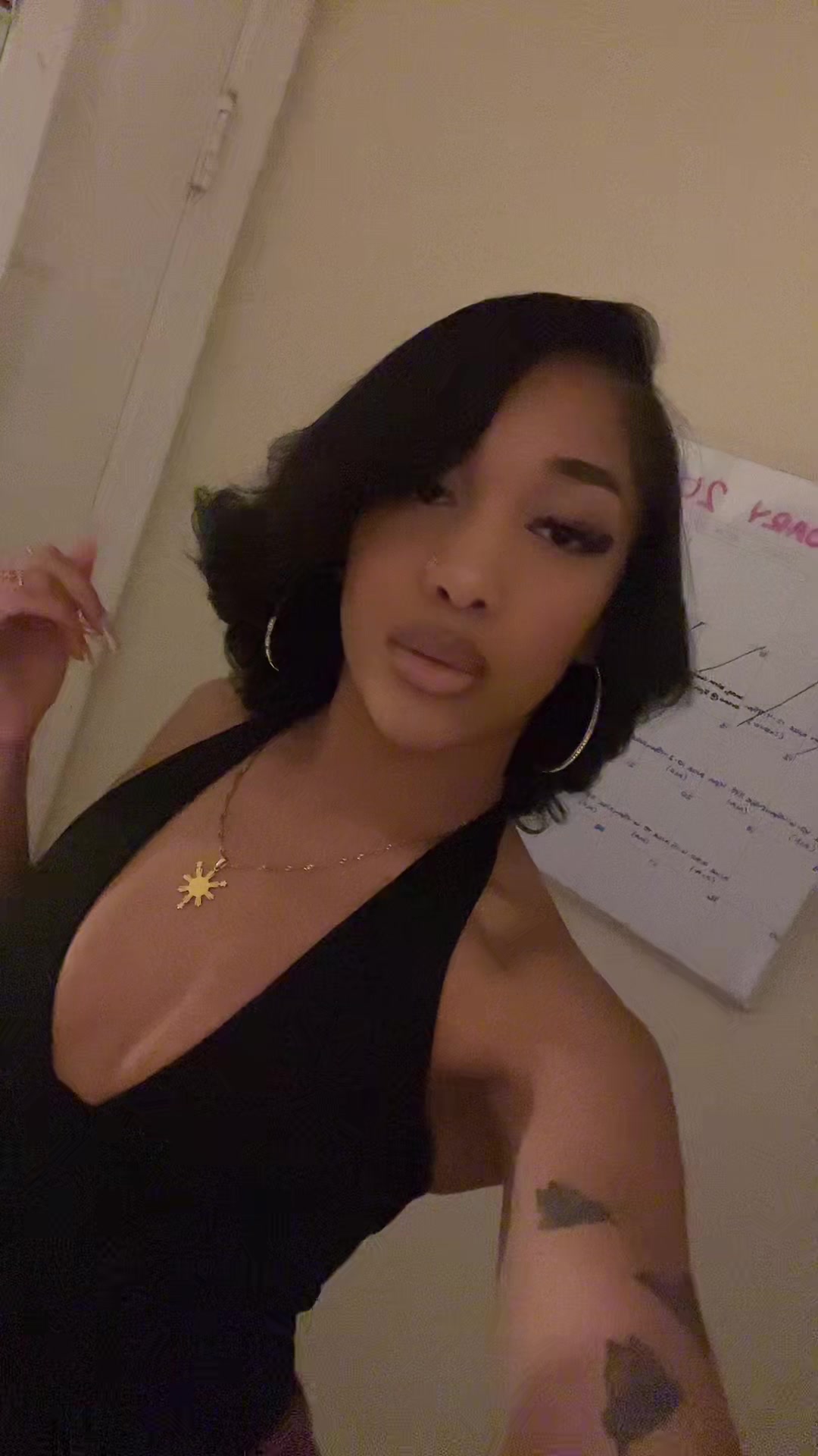 @haleyᥫ᭡.