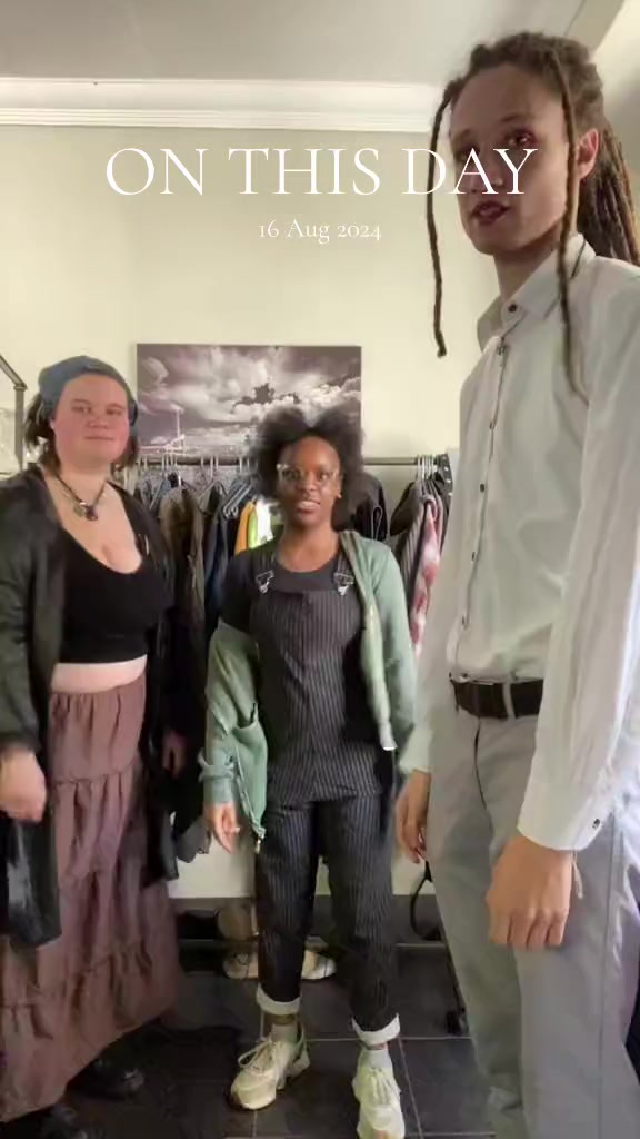@<3