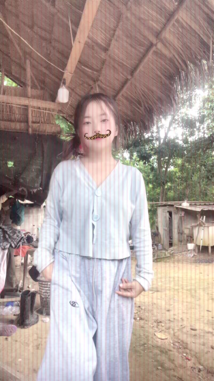 @สาวตัวเล็ก😜