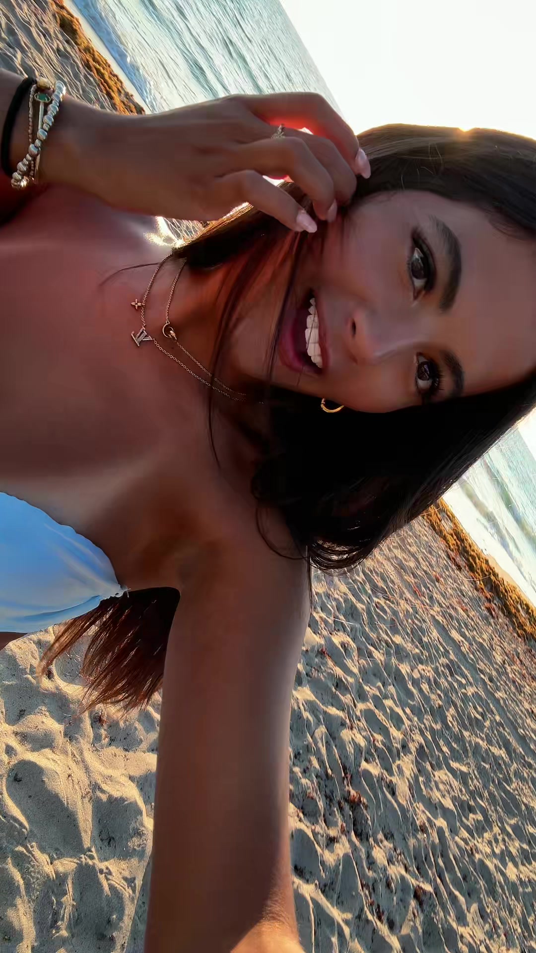 @thatblondandbrunete