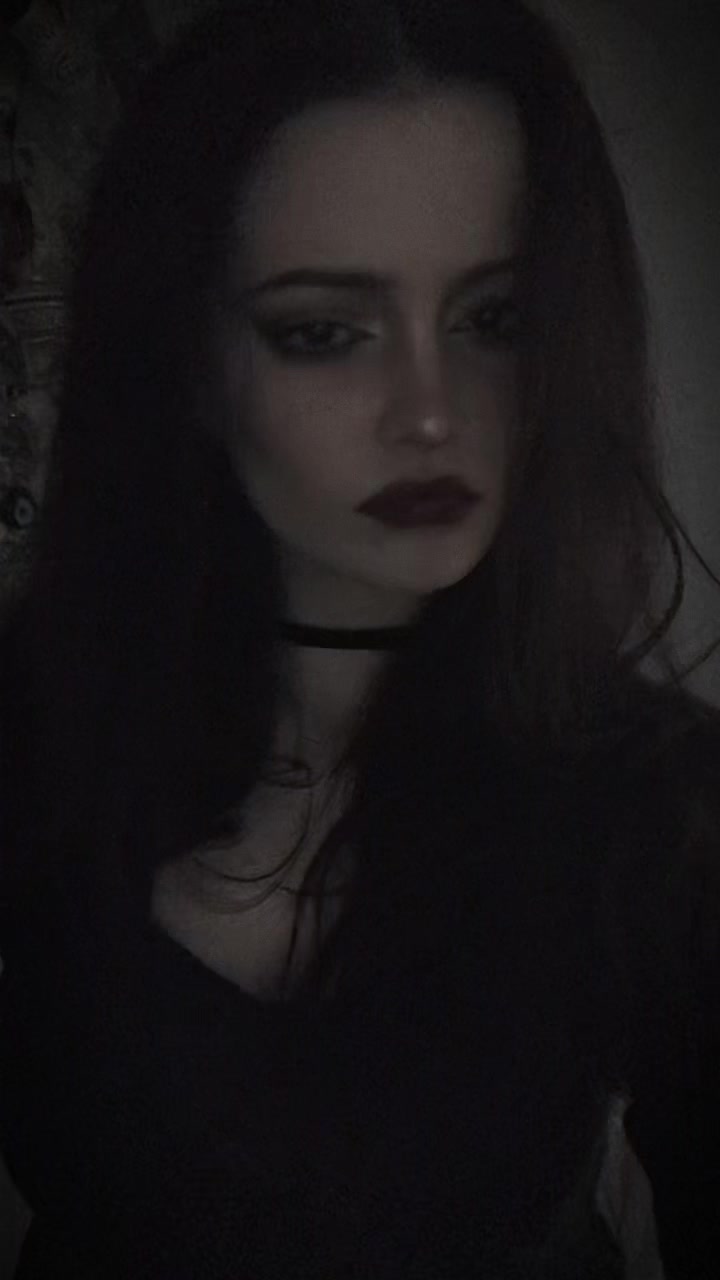 @𝔥𝔢&rsquo;𝔩𝔩𝔤𝔞𖤐