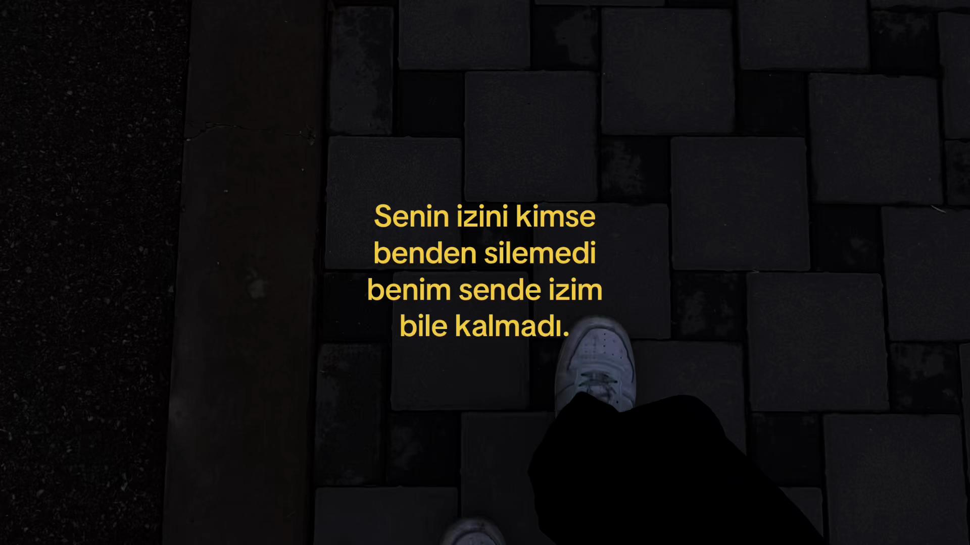 @𝓜.