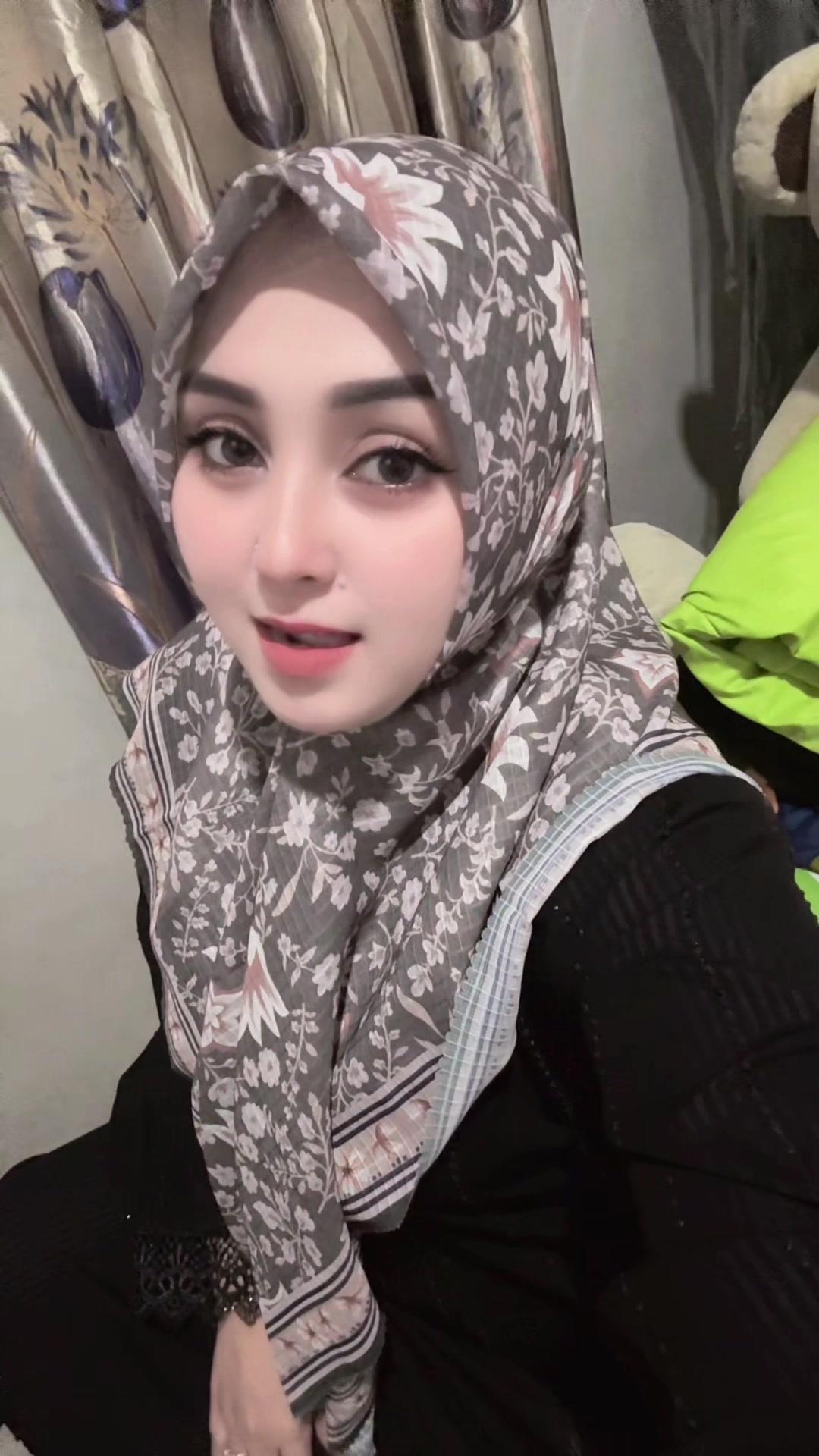 @Ipah_Angel_Dhikandani