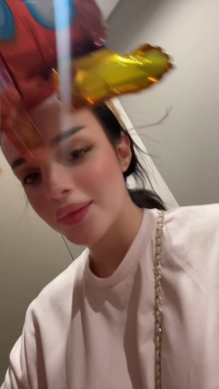 @Model rena