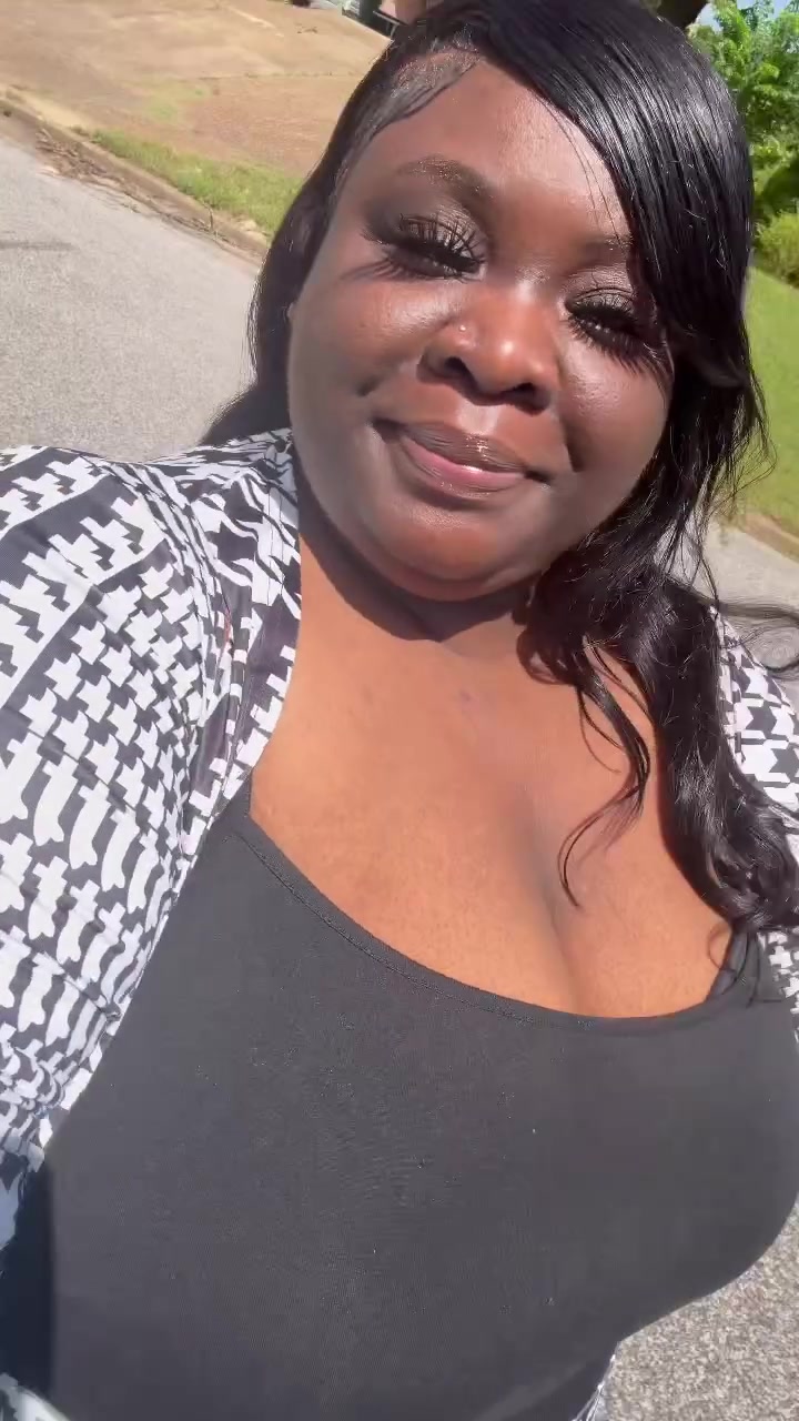 @Mzdeeandkingzmoment