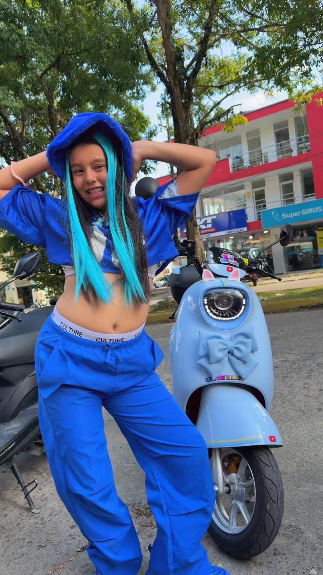 @azula mini Influencer