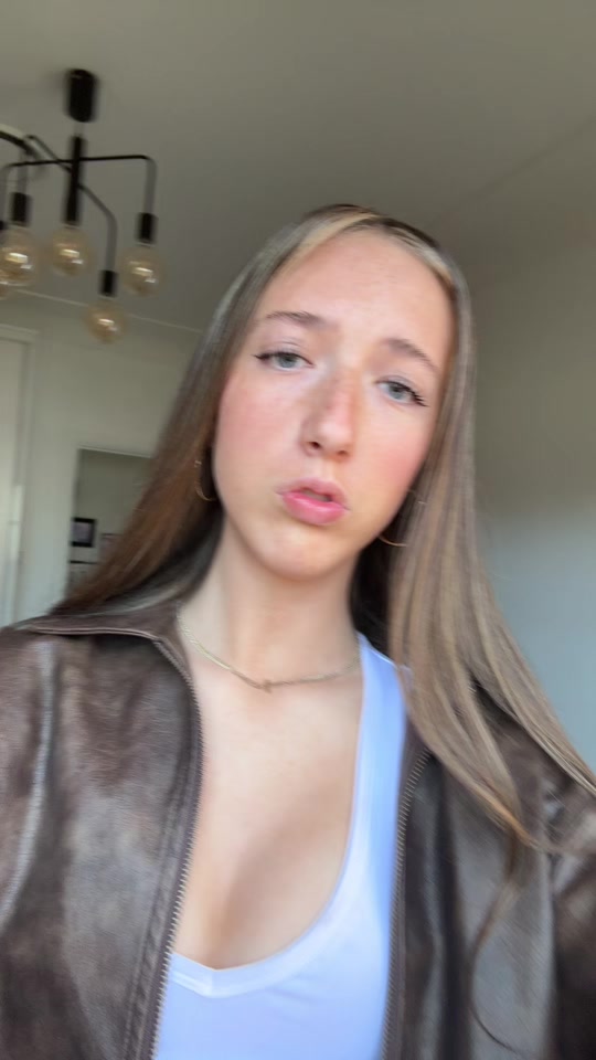 @𝐞𝐥𝐥𝐢𝐞𝐩𝐫𝐢𝐯