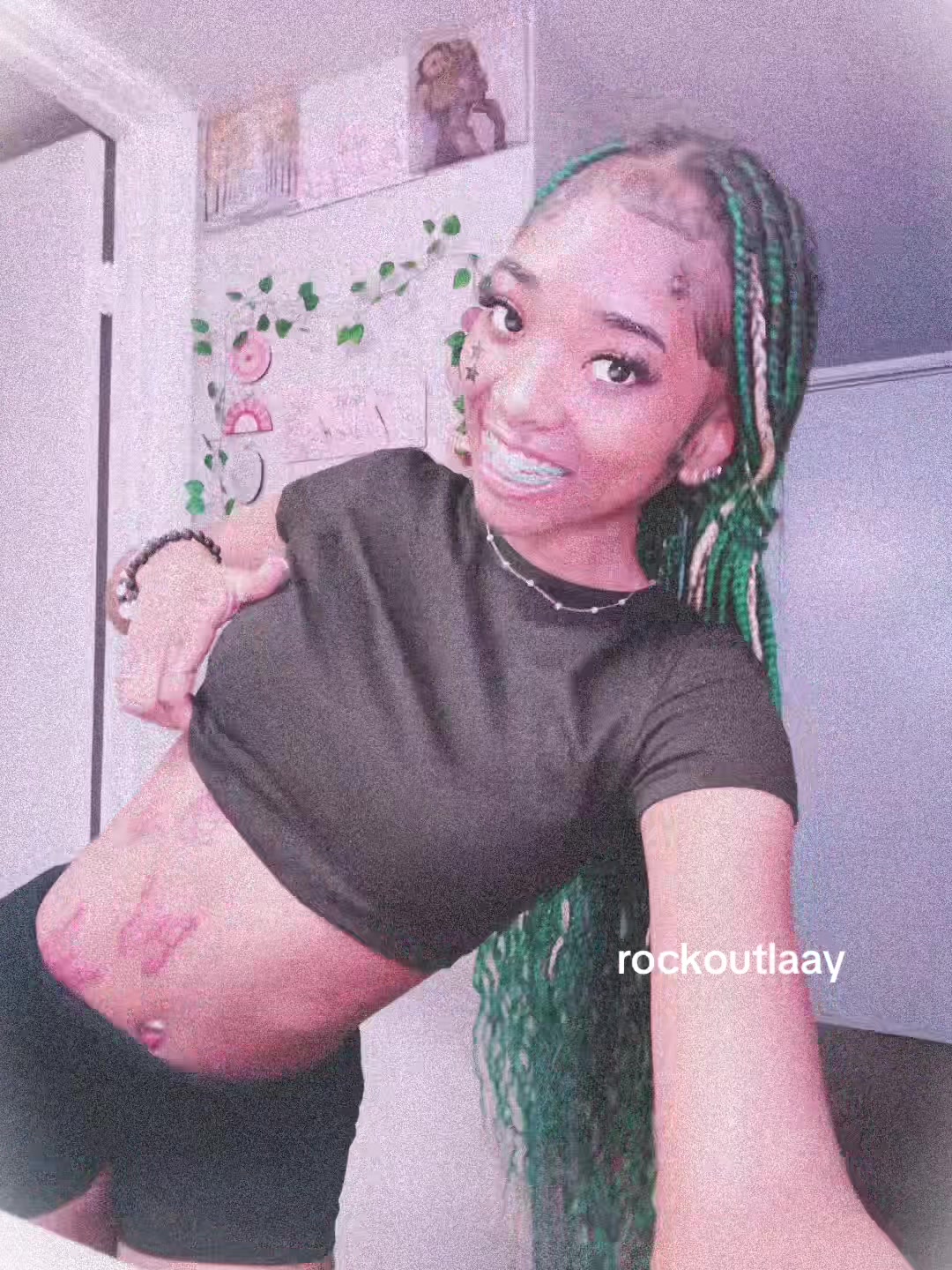 @rockoutlaay
