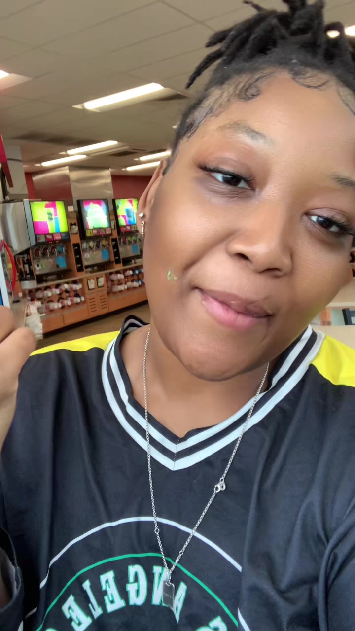 @dani-dee🦋