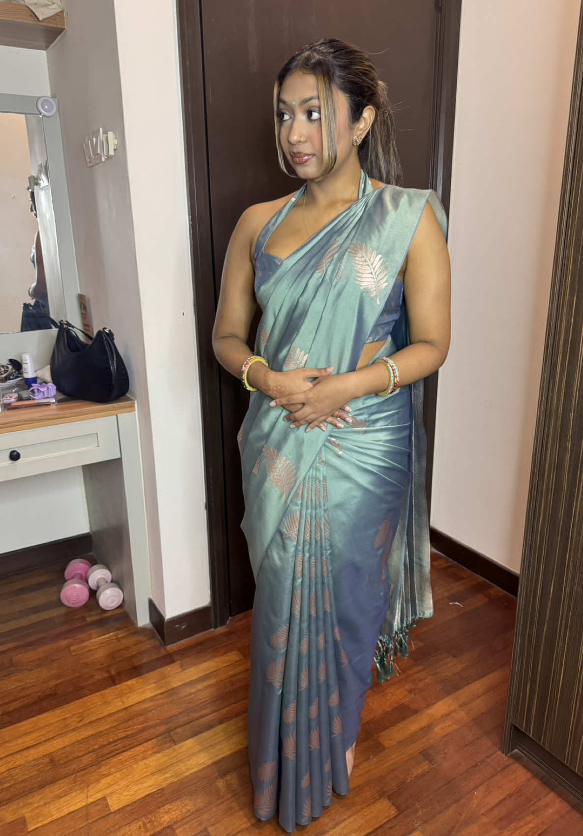 @V-Pleats & Drapes