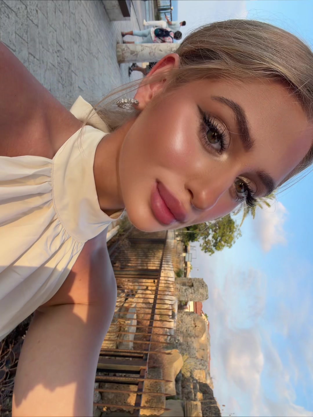 @Vi