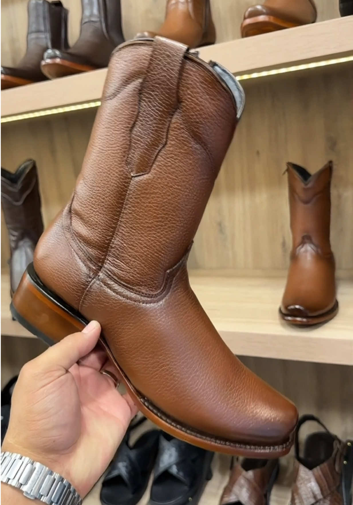 @Lara Boots