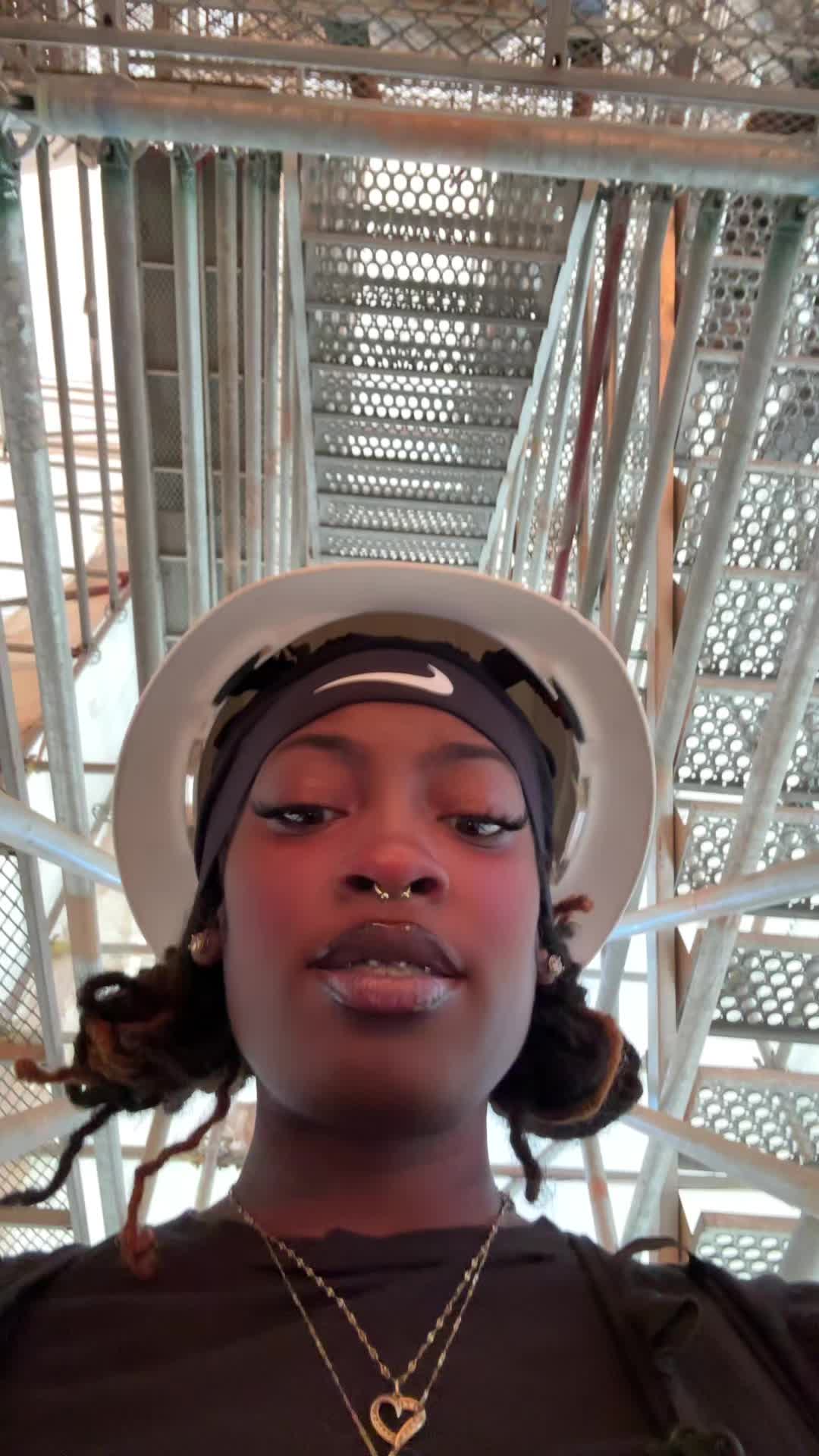 @La'Nae Bae