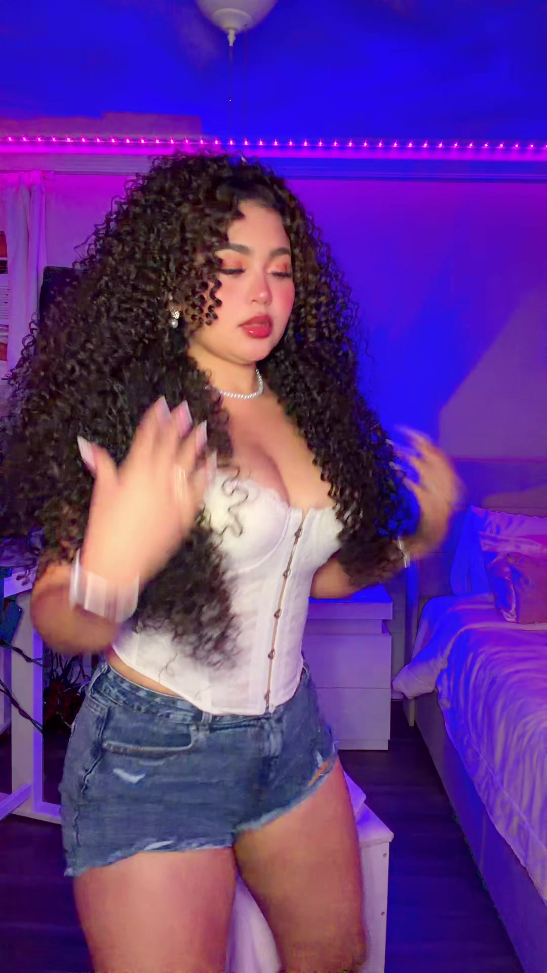 @🦖TIA YOSHY🌷🗽