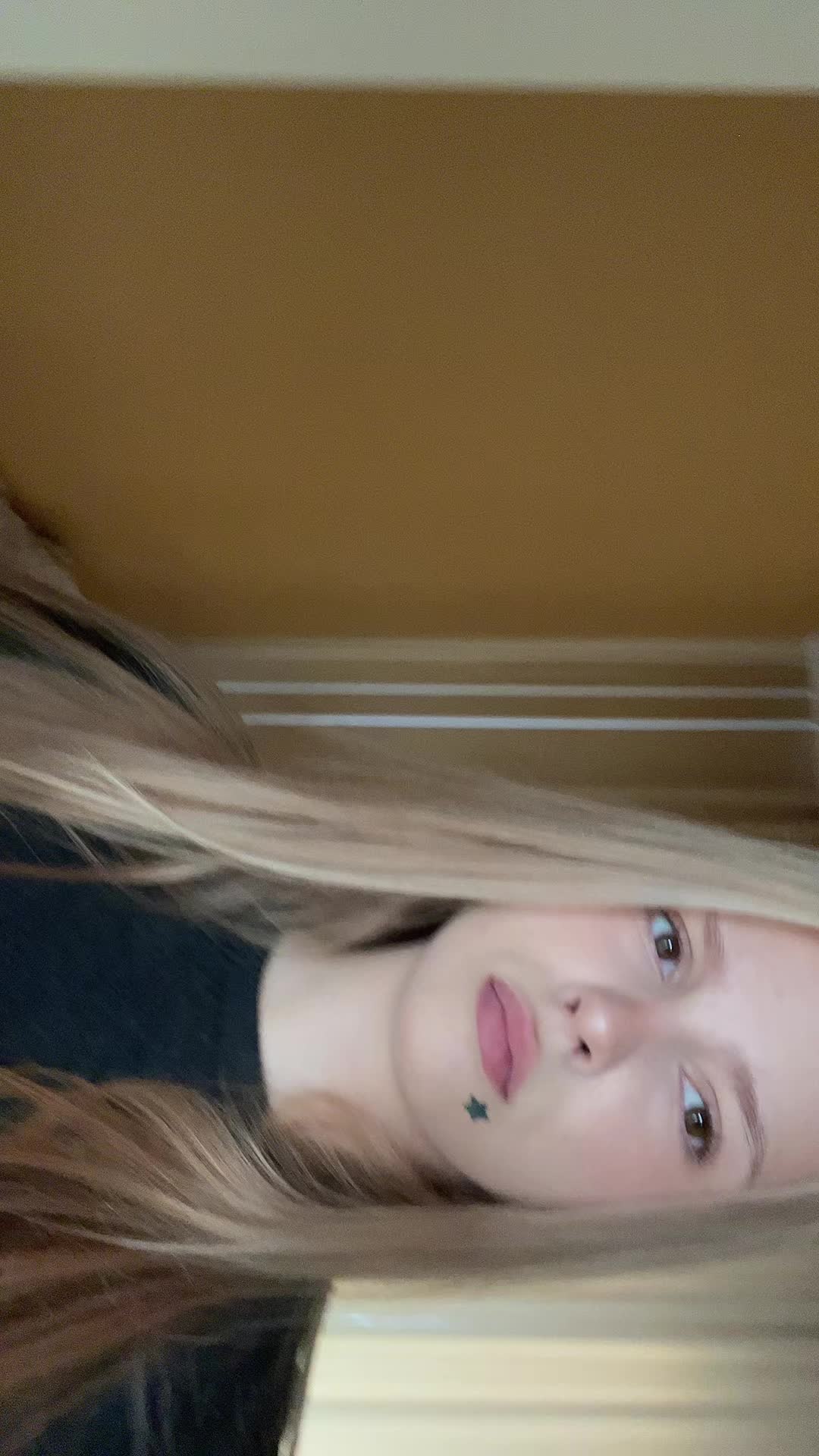 @𝐠𝐨𝐬𝐬𝐢𝐩 𝐠𝐢𝐫𝐥