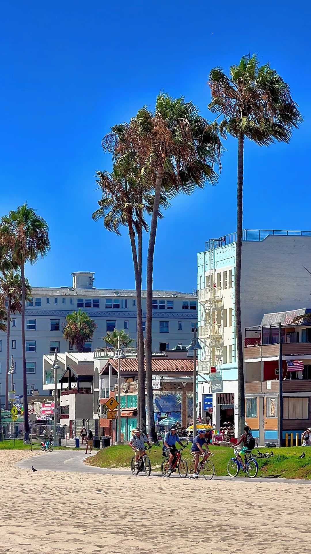 @Venice Beach Boardwalk