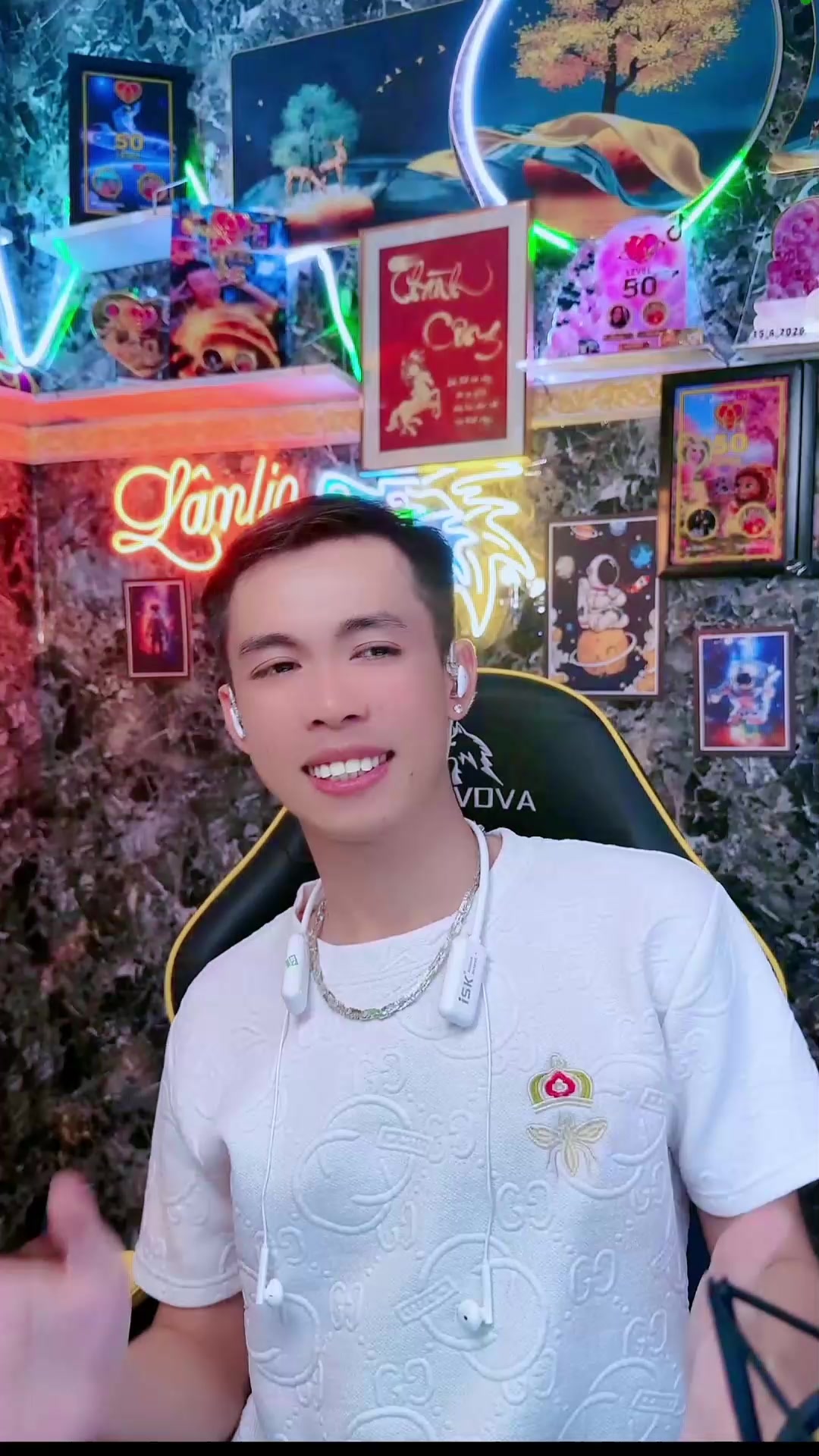 @Lâm li o Tẽn Tẽn