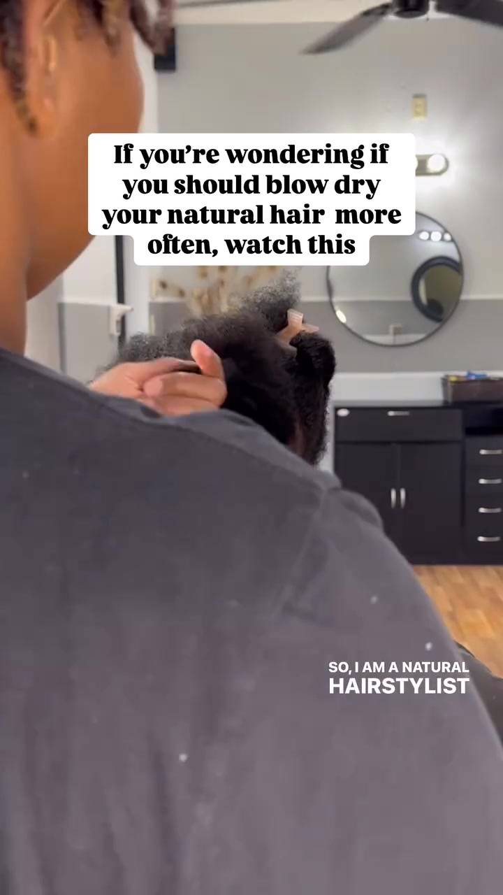 @Strawberricurls | Hairstylist