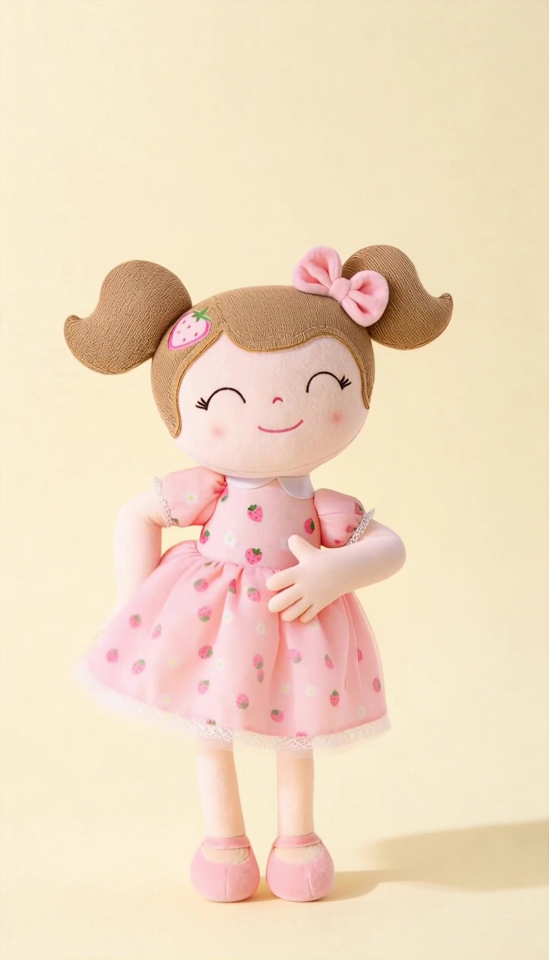 @gloveleya_strawberry_doll