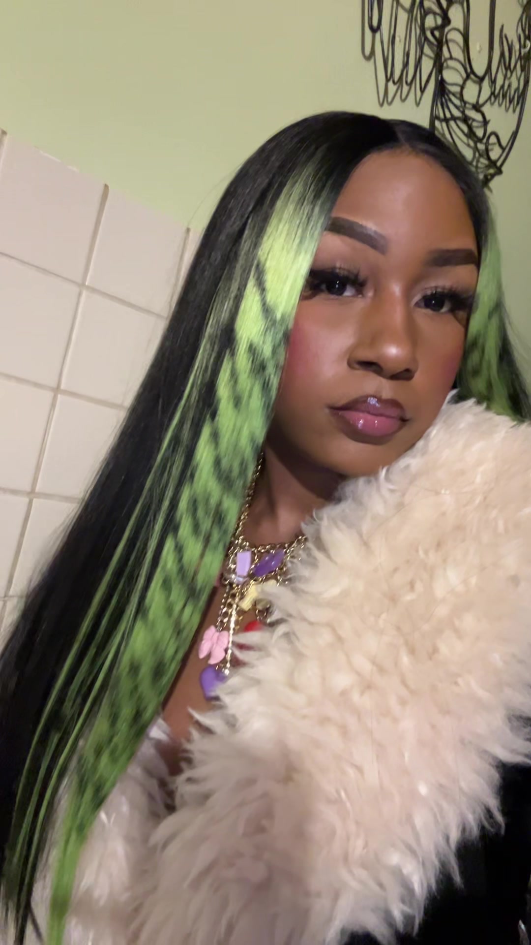 @I_hilarybanks
