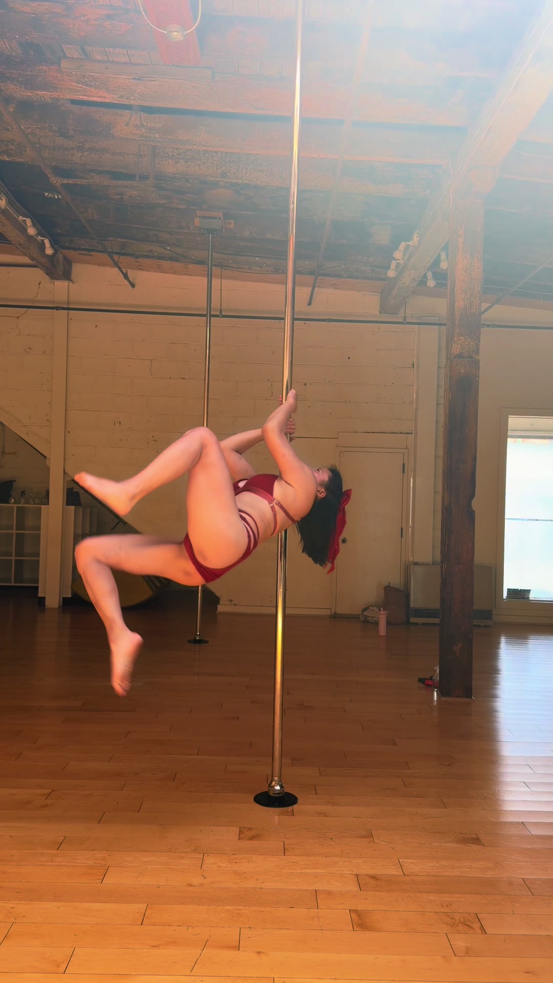 @yue_does_pole