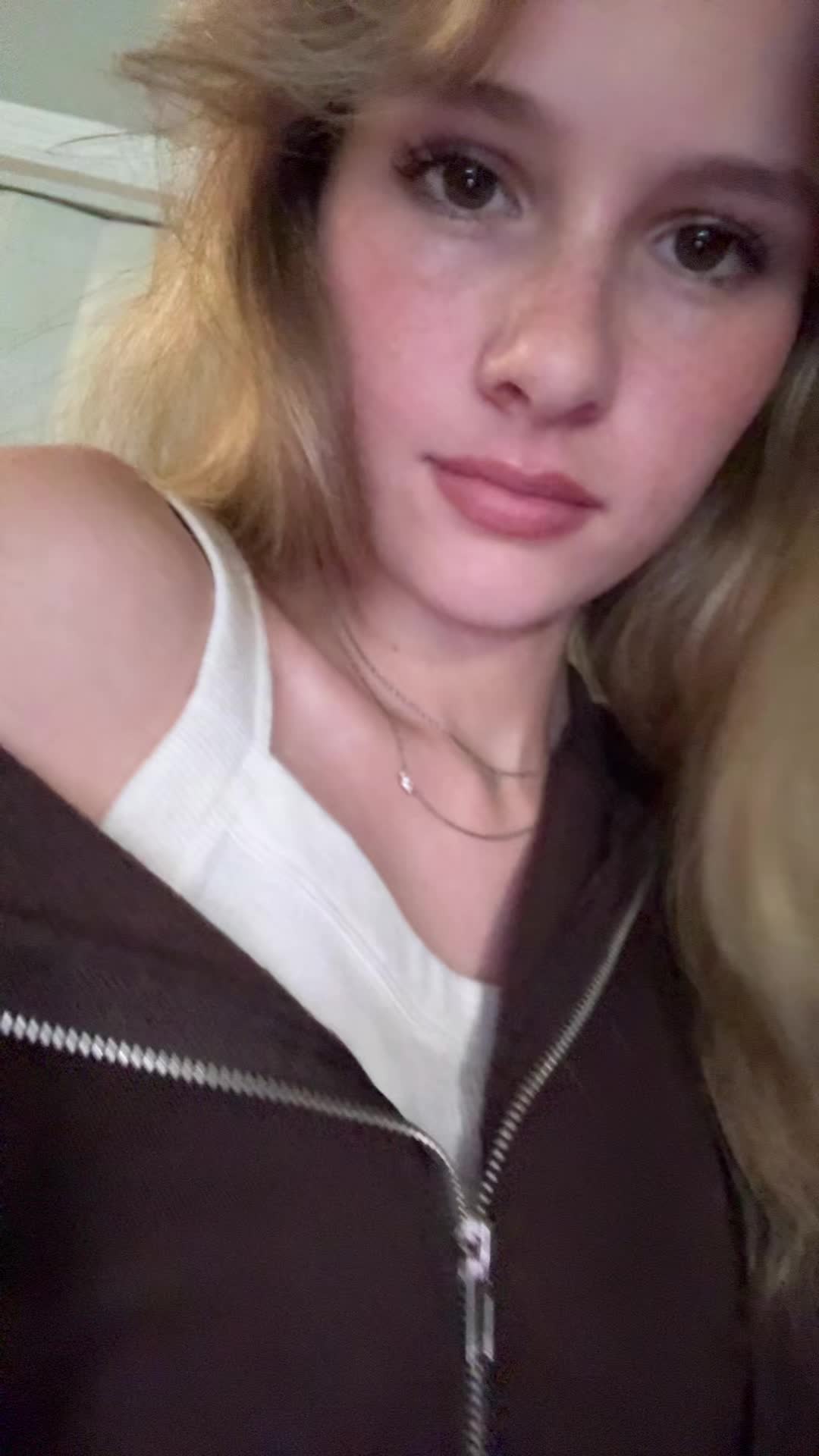 @chloeee