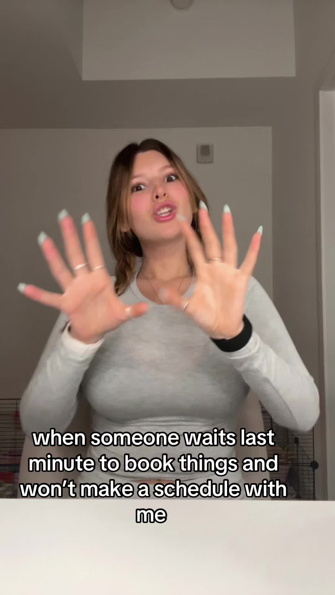 @missapplesaucy