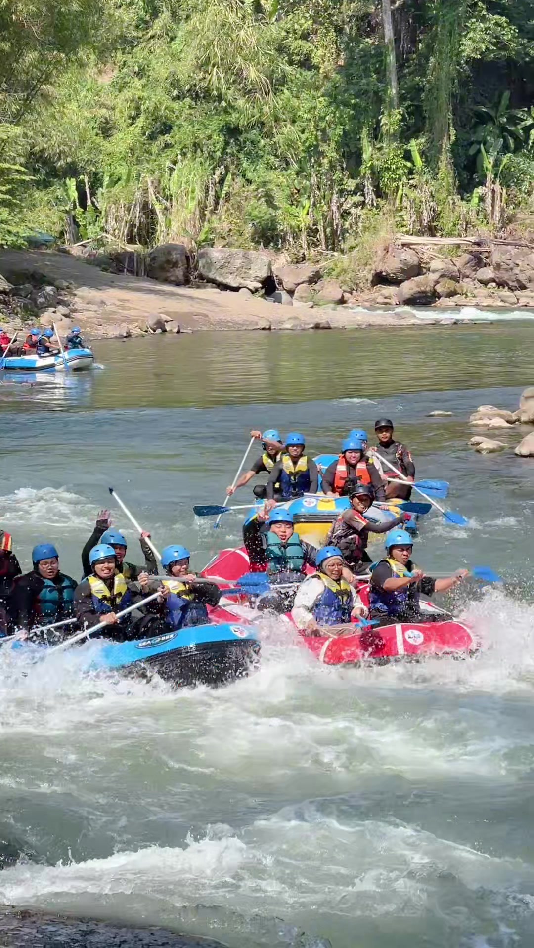 @RAFTING SUNGAI ELO