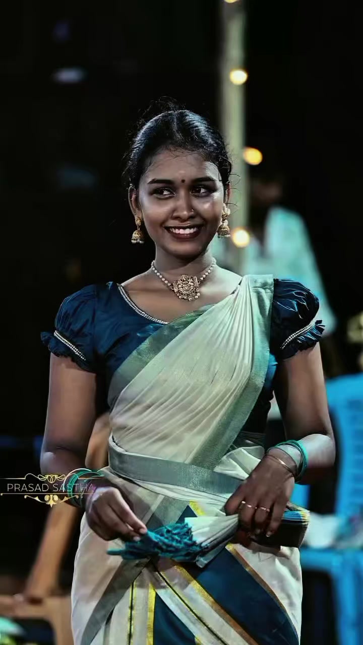 @അവനിക കല്ലുസ് 🌹💚✨