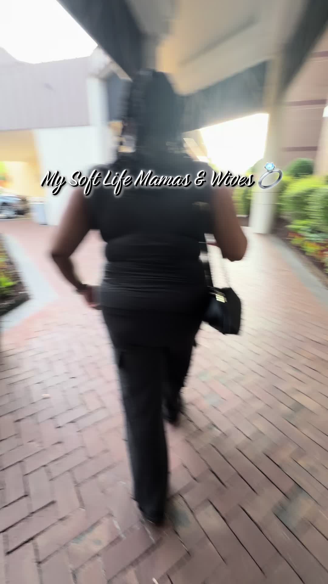 @Twosmomiana