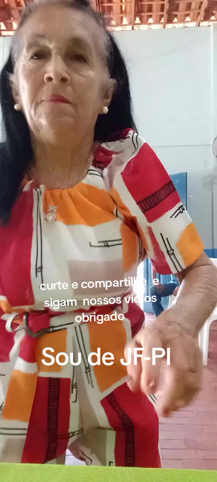 @Izoniaoficial